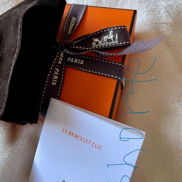 Hermès Clik Clak H-Bangle. Size Medium. - Picture 5 of 9